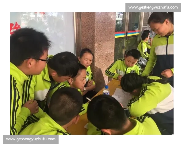 拔河比赛加油稿：团结拼搏，奋力向前，勇争第一，展现我们的力量和斗志